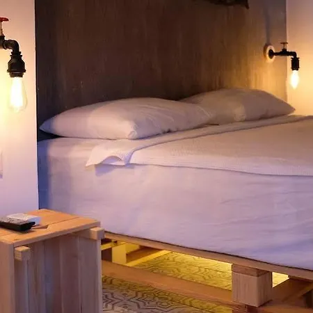 8 Hotel