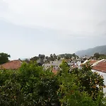 8 * Kaş