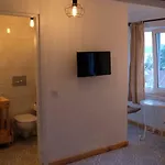 Szálloda 8